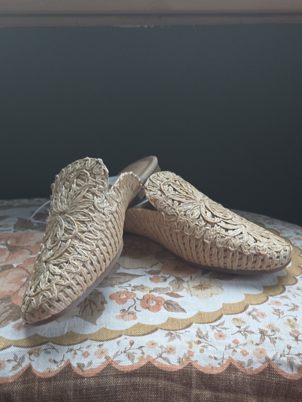 Womens Greta Flat Slip-On Mules in Natural